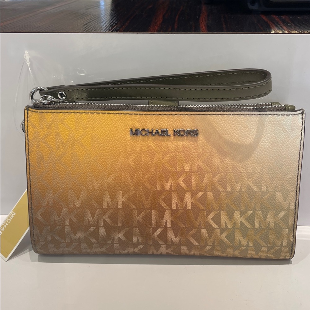 MICHAEL KORS Jet Set Lg Ombré Signature Logo Wristlet Phone Holder Wallet 
Olive - Picture 8 of 16